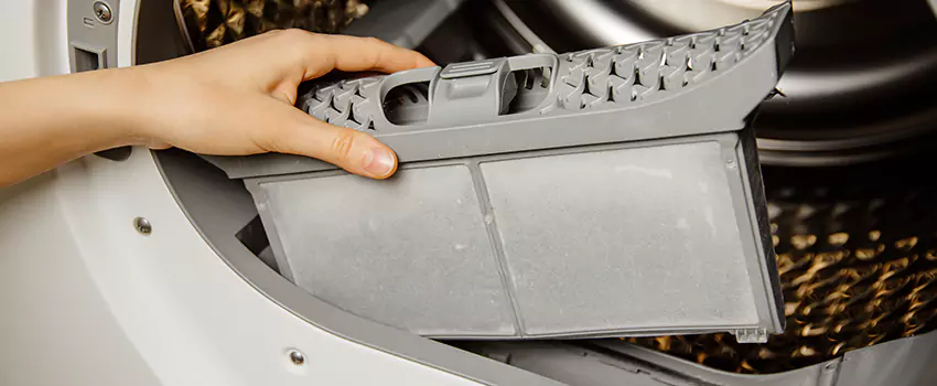 Signs Of A Clogged Dryer Lint Trap in Perrysburg, Ohio